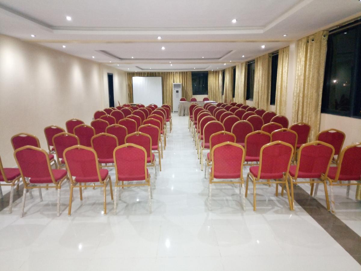 Citilodge Hotel & Conference Centre Newly Renovated Abuja Esterno foto
